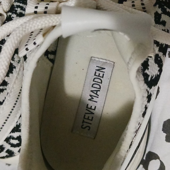 Shoes - Picture 2 of 5